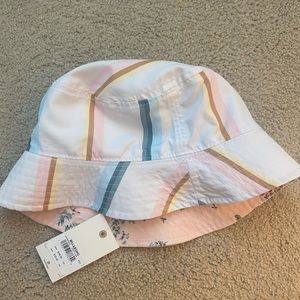 Billabong reversible bucket hat